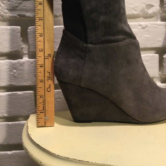Jessica Simpson gray suede wedge boots 8.5 - Picture 3 of 8